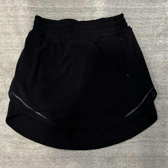 Lululemon Hotty Hot High Rise Skirt Size 4 Like New - Picture 3 of 4